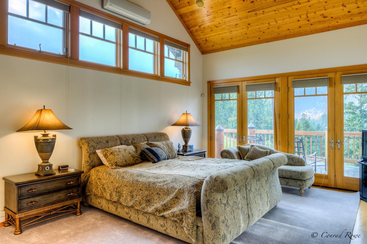 The Lodge At Trout Creek Bed And Breakfast Екстериор снимка